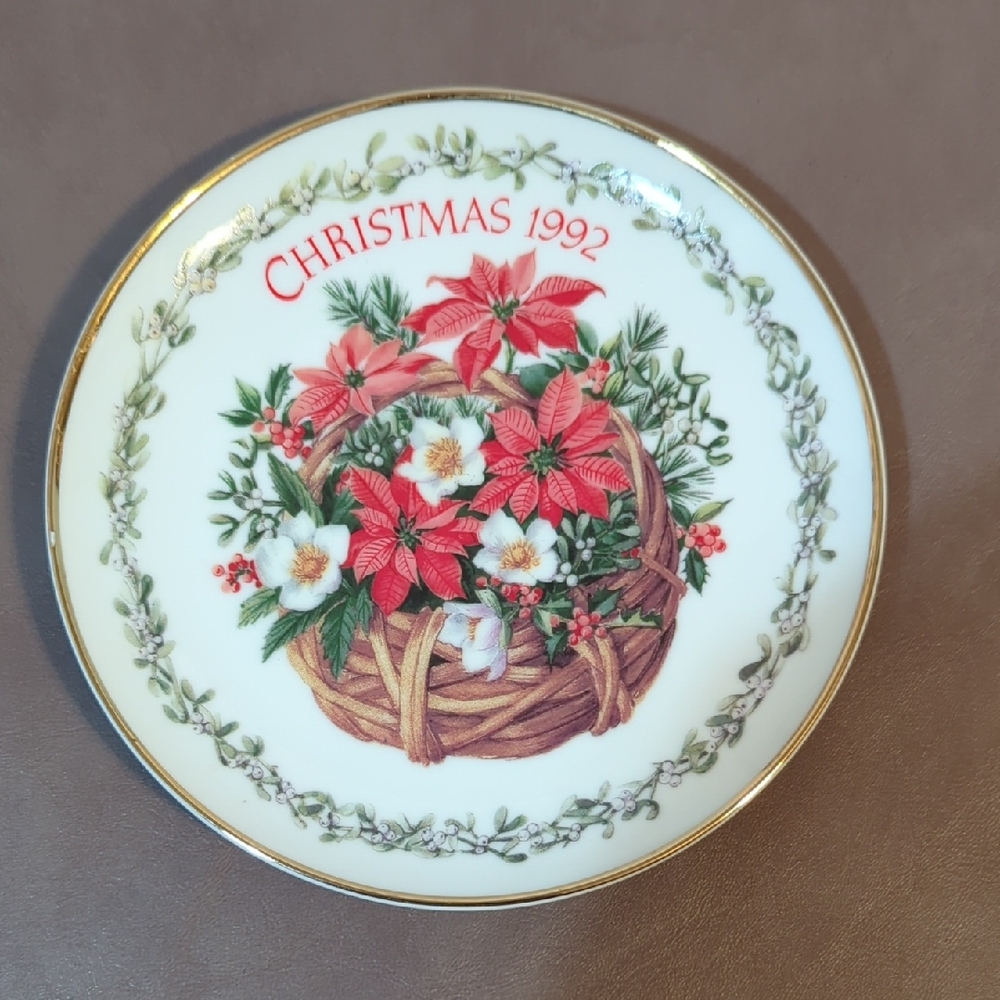 1992 Forget Me Not American Greetings Christmas 92 Small Plate Fine Porcelain